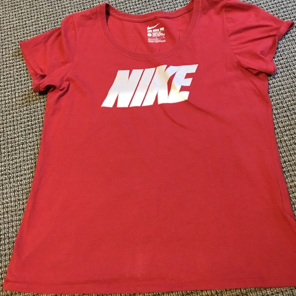 Nike Tee Womens‎ Large